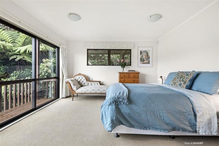 Photo of property in 16 Garden Road, Northland, Wellington, 6012