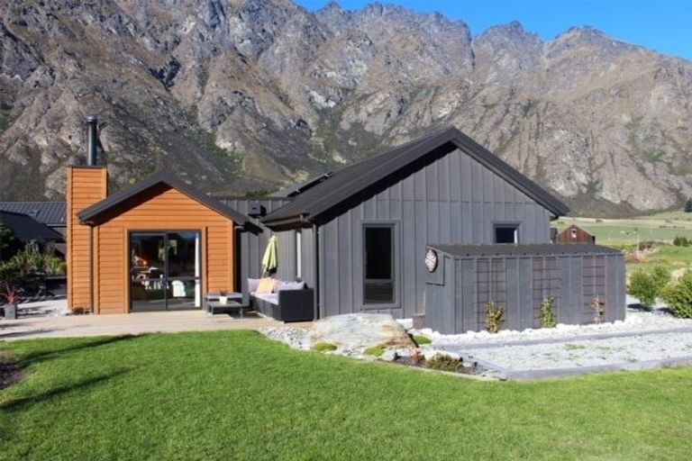 Photo of property in 6 Hovingham Court, Jacks Point, Queenstown, 9371