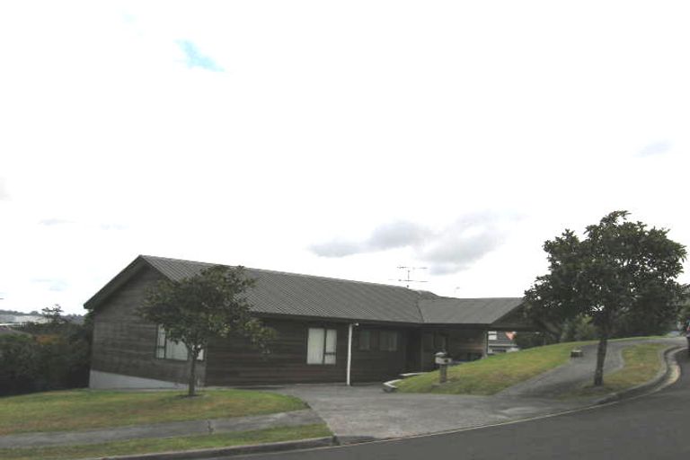 Photo of property in 12 Mallard Place, Unsworth Heights, Auckland, 0632