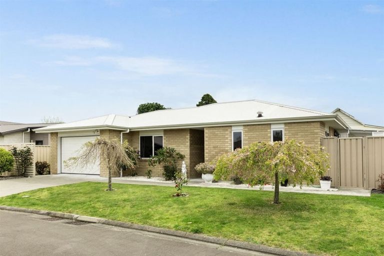 Photo of property in 5 Gregory Grove, Clive, 4102