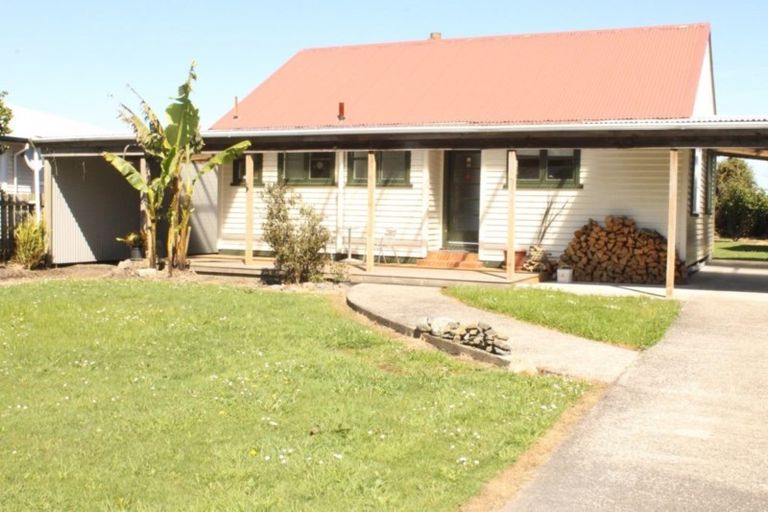 Photo of property in 70 Domett Street, Westport, 7825