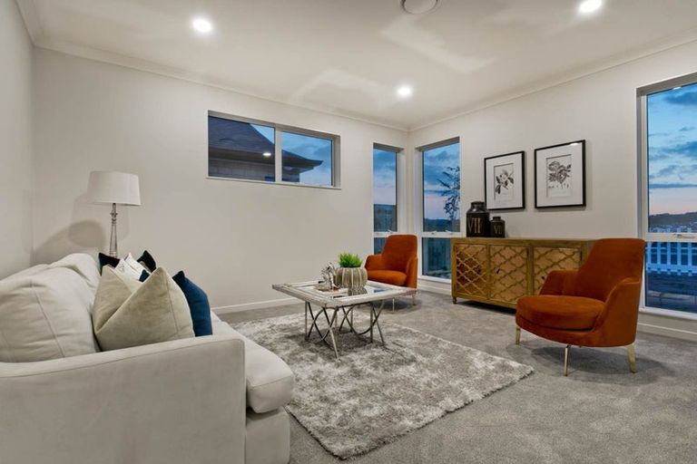 Photo of property in 18 Cassidy Drive, Orewa, 0931