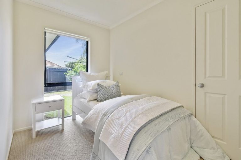 Photo of property in 80 Lothian Brae, Wattle Downs, Auckland, 2103