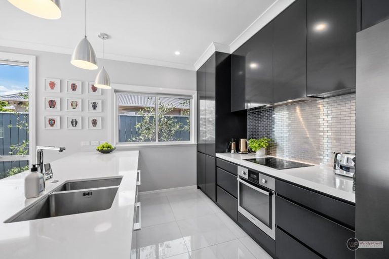 Photo of property in 77 Pilmuir Street, Hutt Central, Lower Hutt, 5010