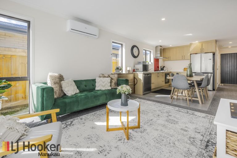 Photo of property in 15 Farmland Road, Papakura, 2110