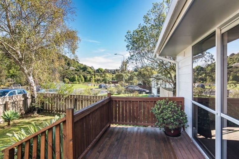 Photo of property in 32 Hookway Grove, Paraparaumu, 5032