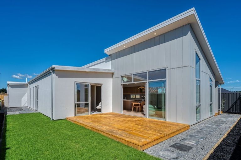 Photo of property in 13 Finstock Way, Rolleston, 7614