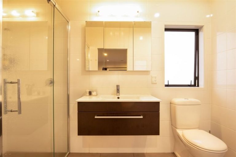 Photo of property in 2 Bovill Way, Tuakau, 2121