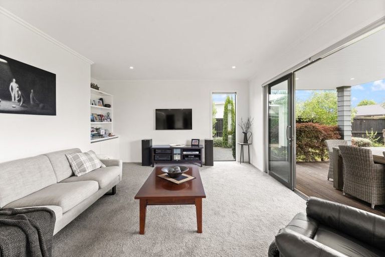 Photo of property in 17 Thornly Park Avenue, Mosgiel, 9024