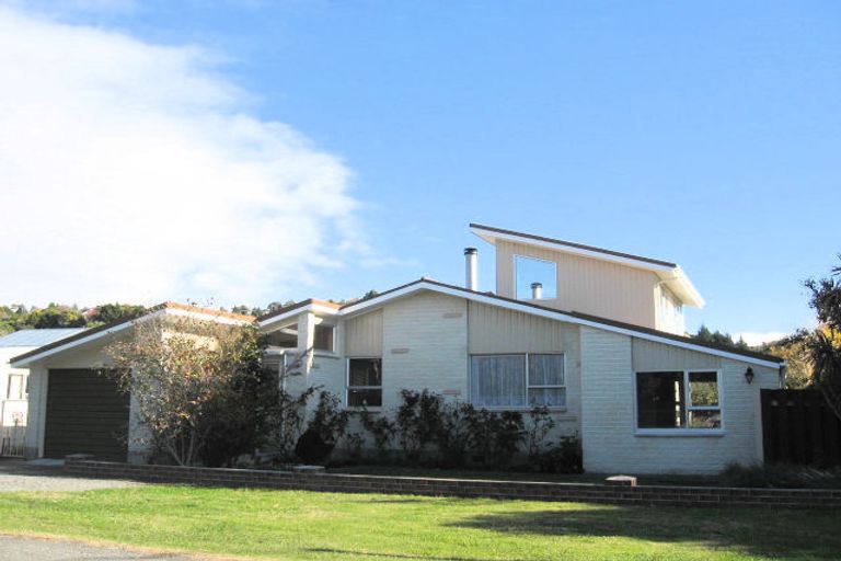 Photo of property in 11 Travis Street, Taradale, Napier, 4112