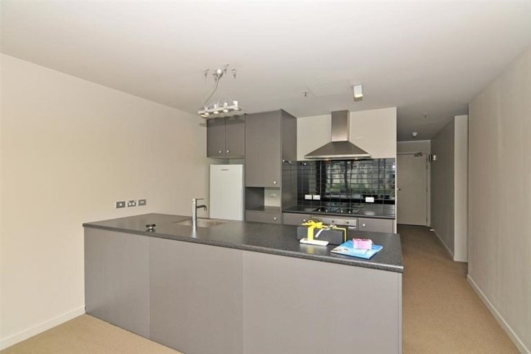 Photo of property in Montreaux Apartments, 5f/164 The Terrace, Wellington Central, Wellington, 6011