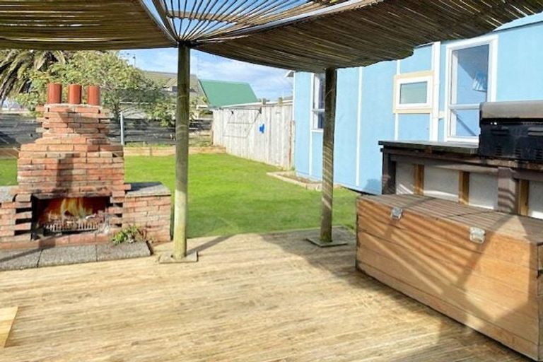 Photo of property in 43a Thomas Place, Foxton Beach, Foxton, 4815