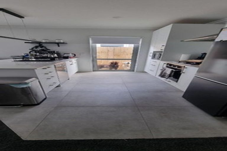 Photo of property in 21 Kutukutu Street, Takanini, 2112