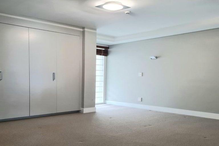 Photo of property in The Capital, 11/370 Oriental Parade, Oriental Bay, Wellington, 6011
