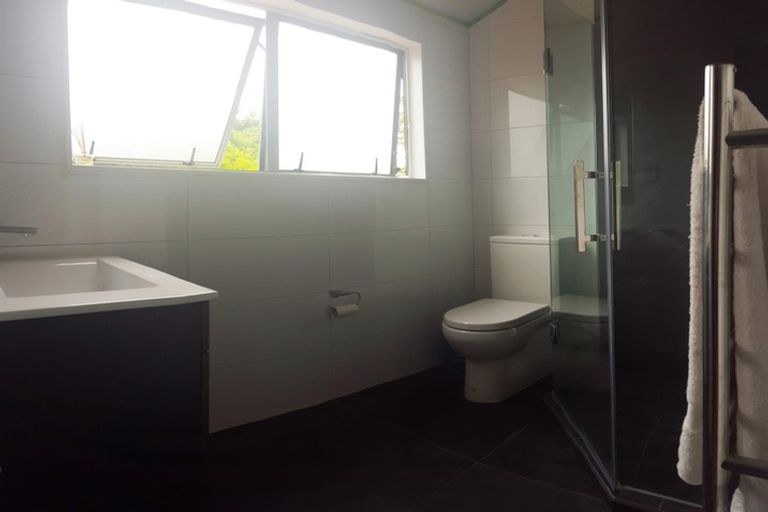 Photo of property in 2/224 Forrest Hill Road, Forrest Hill, Auckland, 0620