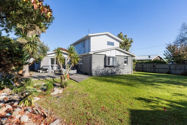 Photo of property in 18 Croziers Road, St Albans, Christchurch, 8052