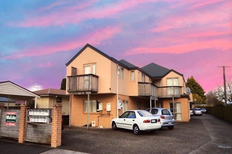 Photo of property in 12/5 Inverness Avenue, Hamilton East, Hamilton, 3216