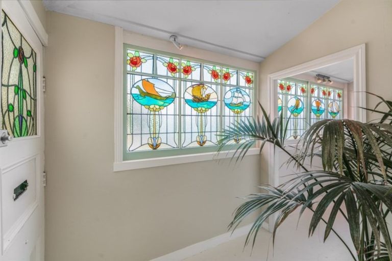 Photo of property in 62 King Edward Parade, Devonport, Auckland, 0624