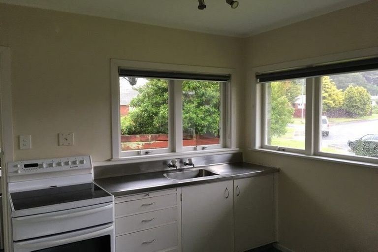 Photo of property in 26 Evelyn Place, Hillcrest, Auckland, 0627