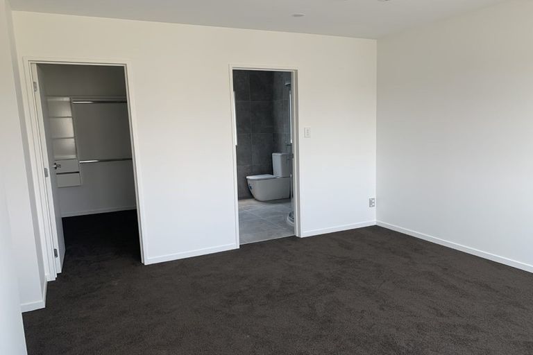 Photo of property in 70 Kerrykeel Drive, Flat Bush, Auckland, 2019
