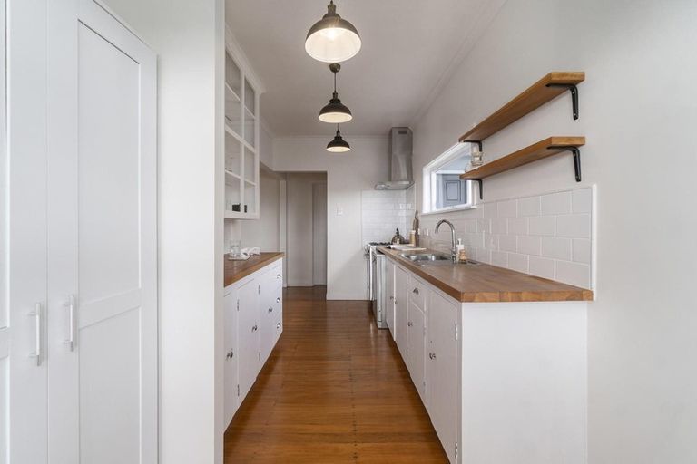 Photo of property in 1/38 Eastglen Road, Glen Eden, Auckland, 0602