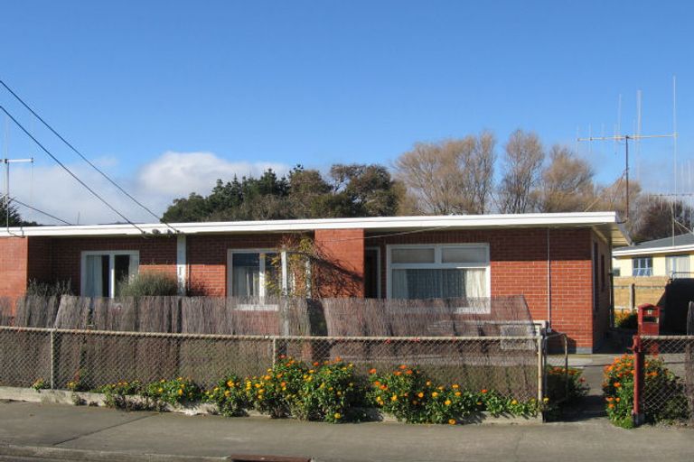 Photo of property in 8 Te Rauparaha Street, Otaki, 5512