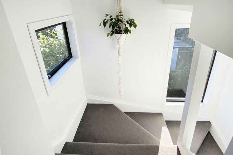 Photo of property in 23 Ferry Road, Days Bay, Lower Hutt, 5013