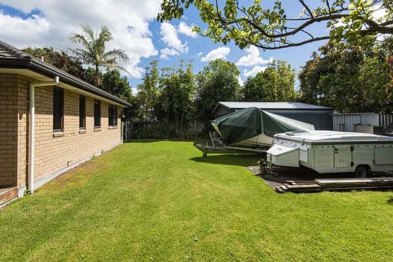 Photo of property in 4 Curlew Place, One Tree Point, 0118