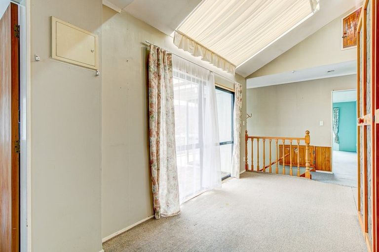 Photo of property in 8a Tawa Terrace, Tawa, Wellington, 5028