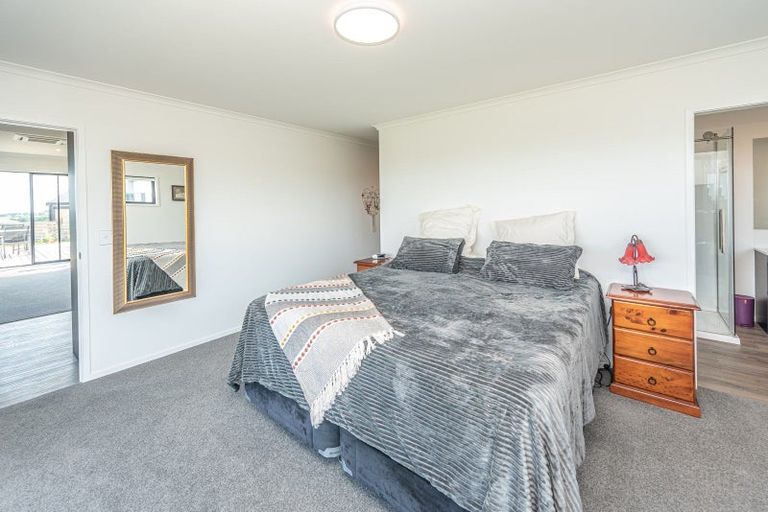 Photo of property in 37 Tirimoana Place, Otamatea, Whanganui, 4501