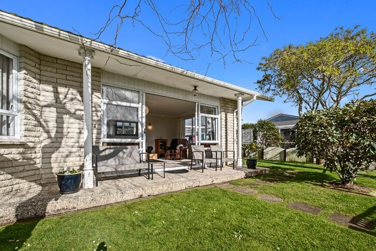 Photo of property in 2a Kauri Street, Merrilands, New Plymouth, 4312