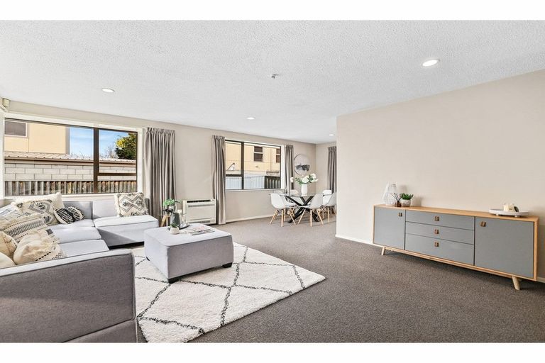 Photo of property in 2/100 Purchas Street, Edgeware, Christchurch, 8013