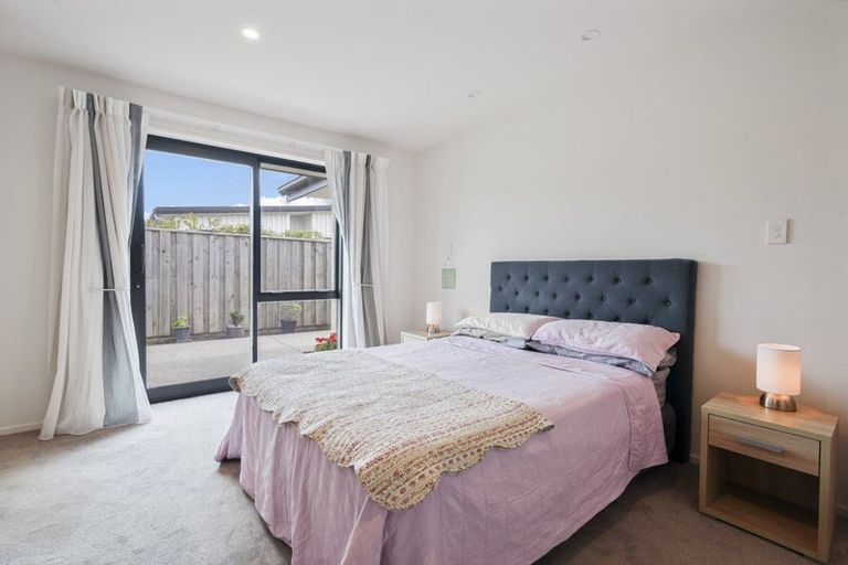 Photo of property in 15 Grey View Grove, Rangiora, 7400