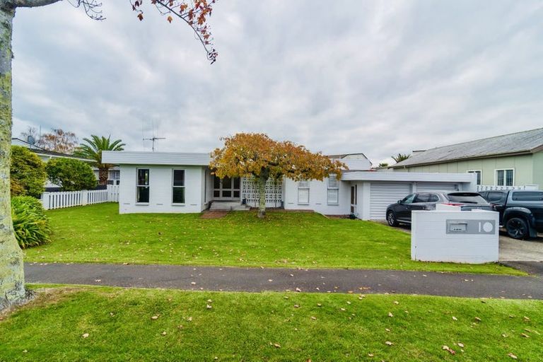 Photo of property in 10 Storey Avenue, Forest Lake, Hamilton, 3200