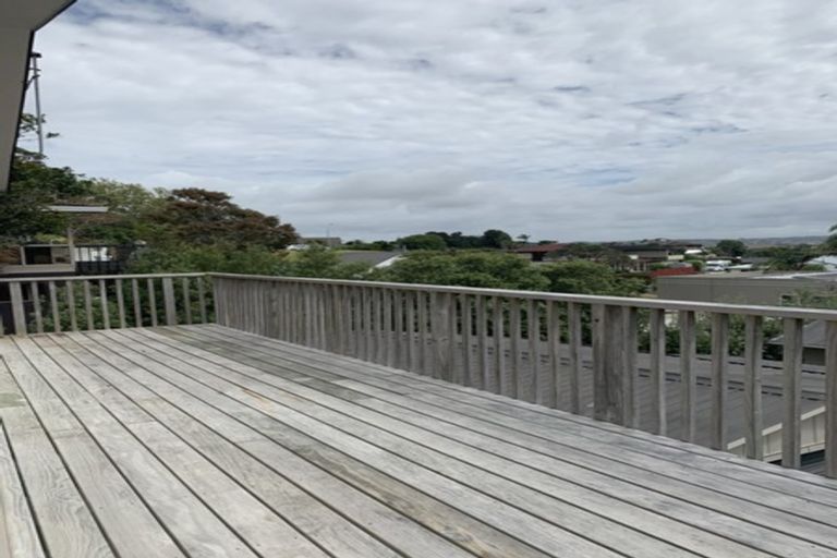 Photo of property in 214 Whangaparaoa Road, Red Beach, 0932