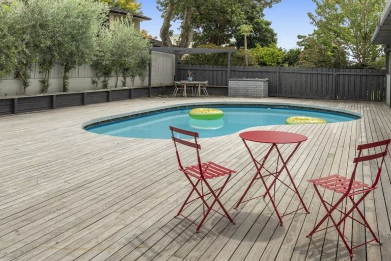 Photo of property in 15 Endeavour Avenue, Welcome Bay, Tauranga, 3112