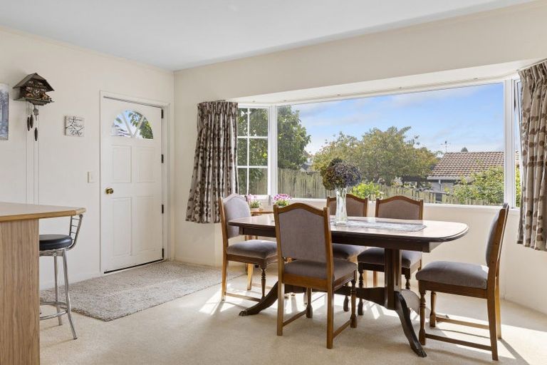 Photo of property in 2/8 Kinder Street, Acacia Bay, Taupo, 3330