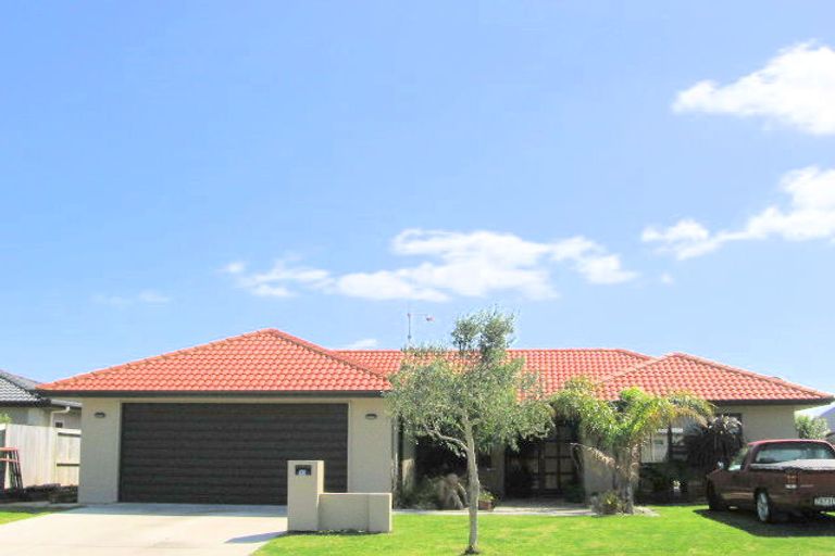 Photo of property in 10 Madeleine Terrace, Papamoa Beach, Papamoa, 3118