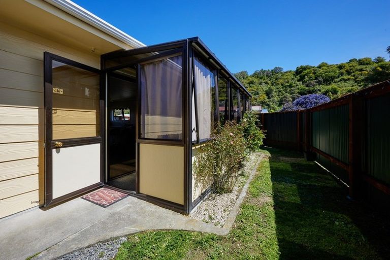 Photo of property in 16 Yarmouth Street, Kaikoura, 7300