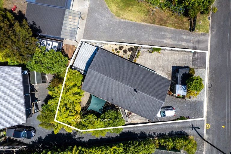 Photo of property in 71 Milton Terrace, Picton, 7220