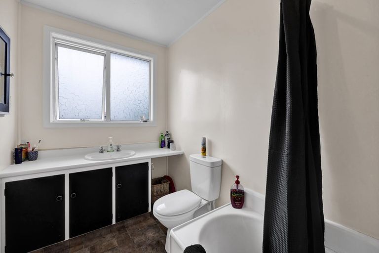 Photo of property in 11 Tui Place, Bell Block, New Plymouth, 4312