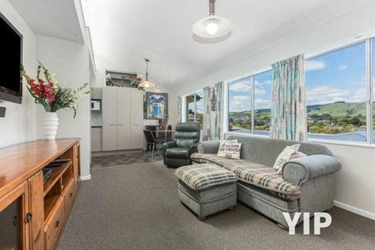 Photo of property in 1/71 Larsen Crescent, Tawa, Wellington, 5028