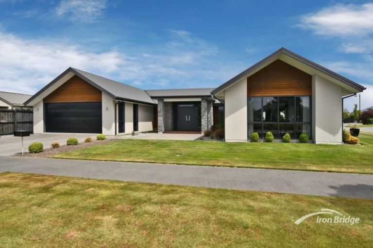Photo of property in 70 Bluestone Drive, Parklands, Christchurch, 8083
