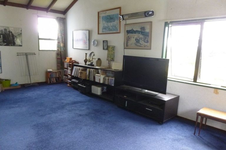 Photo of property in 72 Hastings Street, Halcombe, Feilding, 4779