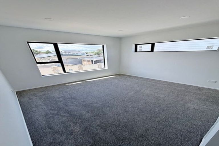 Photo of property in 8 Sharland Avenue, Manurewa, Auckland, 2102