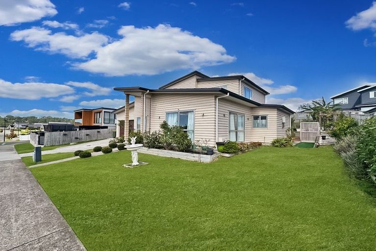 Photo of property in 52 Riverhead Point Drive, Riverhead, 0820