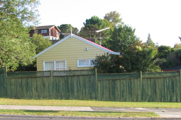 Photo of property in 106 Oaktree Avenue, Browns Bay, Auckland, 0630