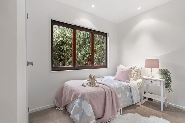 Photo of property in 64 Scenic Drive, Titirangi, Auckland, 0604