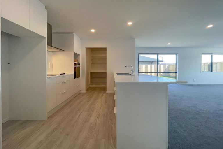 Photo of property in 16 Wexford Crescent, Halswell, Christchurch, 8025