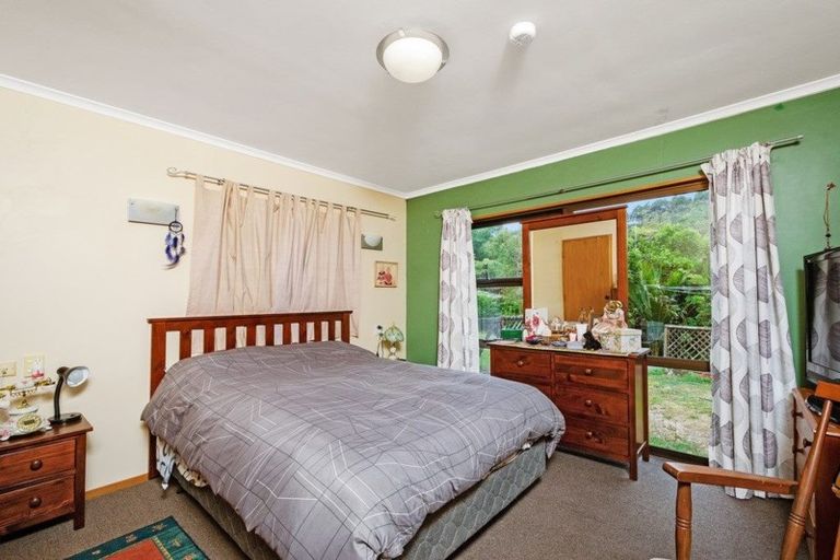 Photo of property in 31b Bush Road, Waiatarua, Auckland, 0604